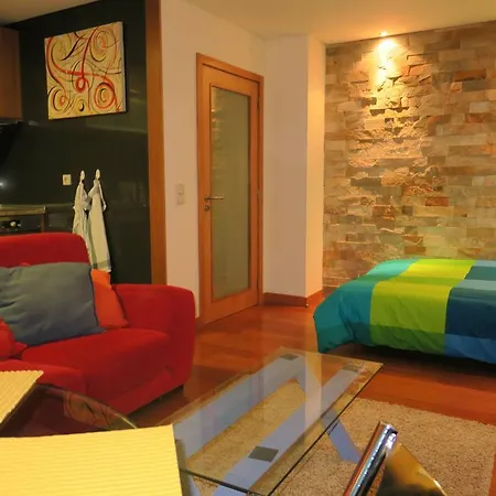 Orange Apartment *