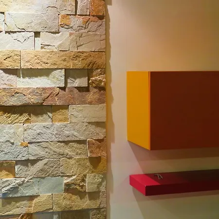 Orange Apartment *