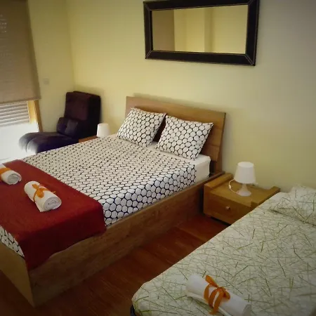Orange Apartment *