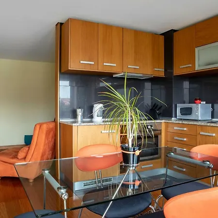 Orange Apartment *